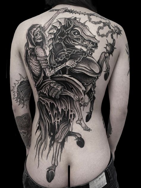 Undead knight on horse backpiece tattoo blackwork tattoo dark tattoo Knight Horse Tattoo, Armored Horse Tattoo, Medieval Back Tattoo, Skull Knight Tattoo, Medieval Tattoo Sleeve, Medieval Knight Tattoo, Horse Skull Tattoo, Undead Tattoo, Dark Horse Tattoo