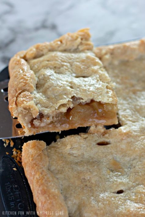 Fall Dessert Recipes Pumpkin, Apple Pie Desserts, Slab Pie Recipes, Making Apple Pie, Picnic Potluck, Apple Slab Pie, Apple Pie Cookies, Pie Bar Recipes, Apple Pie Bites