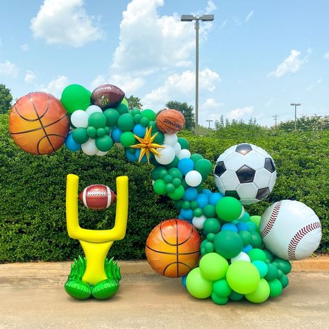 School Garland, Sports Day Decoration, Ball Theme Birthday, Types Of Balloons, Kids Sports Party, 2nd Birthday Party For Boys, Sports Banquet, Sports Party Decorations, Sports Theme Birthday