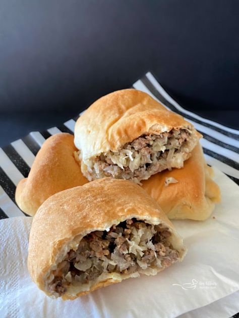 Homemade Runzas - Nebraska's Famous Runza Recipe made at Home Runza Recipe With Sauerkraut, Runzas Recipe With Frozen Bread Dough, Easy Runza Recipe, Bierox Recipe, Homemade Runzas, Homemade Runza, Bierocks Recipe Easy, Nebraska Recipes, Meat Pockets