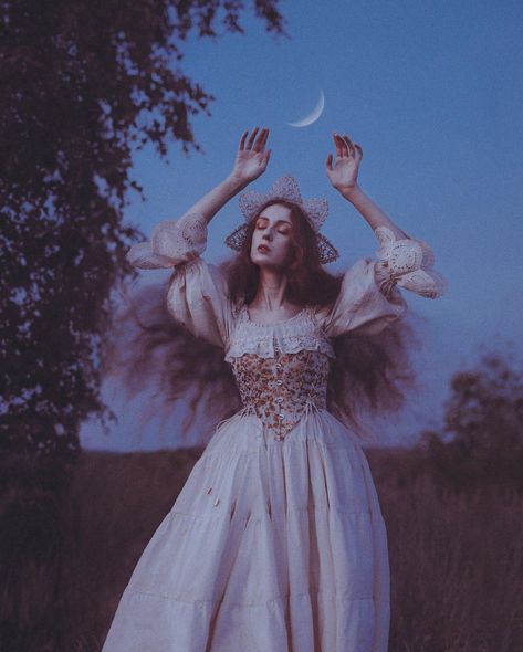 Caught the moon Corset and dress are from the amazing @lacemadeofficial, and I just have no words to describe how poetic and delicate… | Instagram Dark Ethereal Photography, Spring Witch Aesthetic, Corset And Dress, Moon Corset, Cottagecore Witch, Fairy Photoshoot, Fairytale Photography, Fantasy Photography, Fashion Photography Inspiration