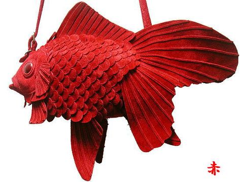 Look, I already have a bag that looks like a fish. It's a great fish bag. But if you're an underwater creature-obsessee like me, Atelier Iwakiri's goldfish Goldfish Bag, Novelty Purses, Kawaii Bags, Alternate Universe, Animal Bag, Fish In A Bag, Unique Purses, Stop Staring, Amazing Fashion