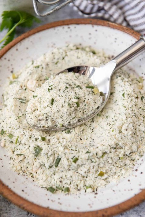 It takes less than 5 minutes to whip up a batch of Homemade Ranch Seasoning Mix that you can use to add delicious garlic and herb flavor to everything from chicken to popcorn to roasted potatoes. And of course you can always use it to make a herbaceous homemade ranch dressing or ranch dip as well. #ranch #dressing #dip #seasoning #mix #homemade #buttermilk Homemade Ranch Mix, Buttermilk Powder, Chicken Popcorn, Dry Buttermilk, Homemade Ranch Dip, Homemade Ranch Seasoning, Corn Nut, Ranch Mix, Ranch Seasoning Mix