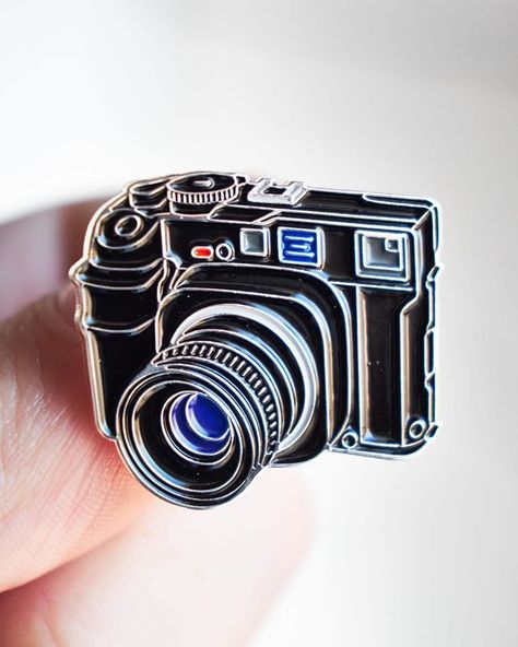 Pinterest : Emilie Thadey Mamiya 7, 120mm Film, Boho Jewels, Enamel Pin Collection, Medium Format Camera, Backpack Pins, Jacket Pins, Bag Pins, Pretty Pins