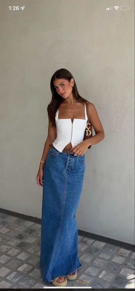 Amanda Batula Outfits, Dekota Thompson Aesthetic, Dekota Thompson Outfit, Skandinavian Fashion, Denim Skirt Outfits, Long Denim Skirt, Europe Outfits, Looks Party, Neue Outfits