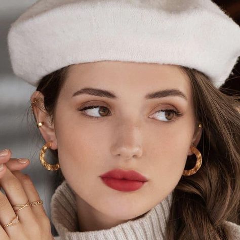 French Girl Makeup Look, Parisian Makeup, French Girl Makeup, Timeless Makeup, French Makeup, Classy Makeup, Bridal Eye Makeup, Chic Makeup, Red Lip Makeup