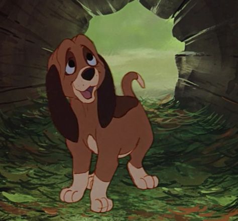 Mines copper imma hound dog 🐶 Copper Hound Dog, Fox And The Hound Drawing, Copper Fox And The Hound, Old Disney Movies, Fox Dog, Disney Icons, The Hound, Disney Dogs, Disney Animals