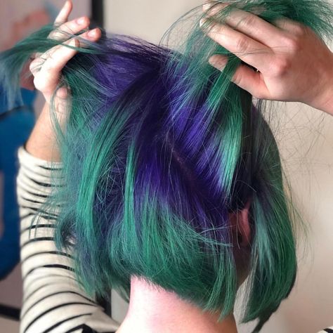 Purple roots Cosmetology Goals, Ghost Roots, Purple Roots, Purple And Green Hair, Teal Hair Color, Hair Melt, Short Purple Hair, Root Melt, Vivid Hair