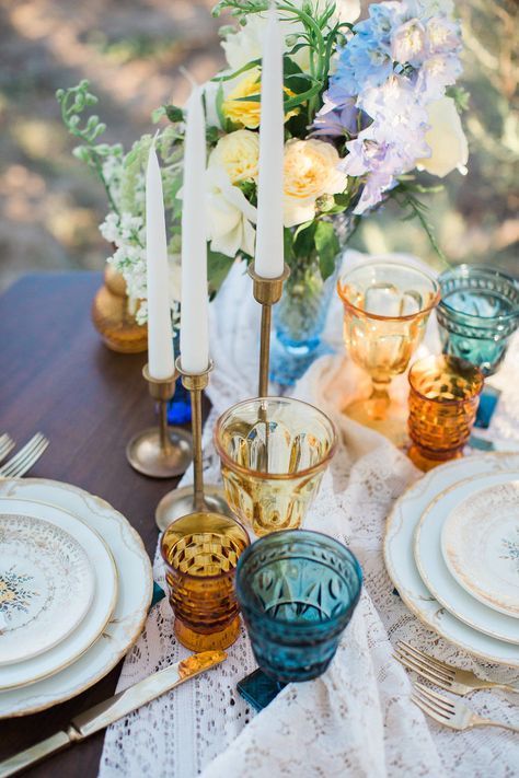 Vintage Glassware Wedding, Style Tips And Tricks, Flower Goddess, Wedding Glassware, Amber Glassware, Blue Glassware, Pearl Vintage, Santa Ynez, Colored Glassware