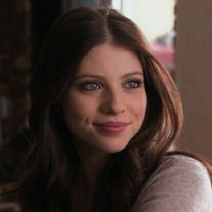 gossip girl • michelle trachtenberg Estilo Blair Waldorf, Georgina Sparks, Michelle Trachtenberg, Olivia Holt, Lizzie Mcguire, Leighton Meester, Model Aesthetic, Girls Characters, Look Alike