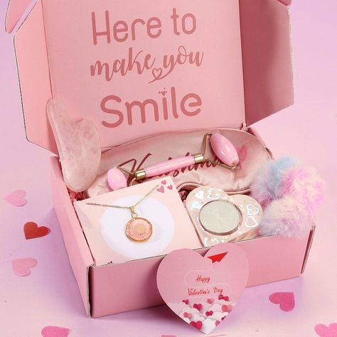 This cute hamper can be the perfect valentine's day gift for her Valentines Day Hampers, Hampers Valentine, Valentine Gift Hampers, Cute Hamper, Quirky Valentines, Hampers For Her, Hamper Boxes, My Gift, Girls Valentines