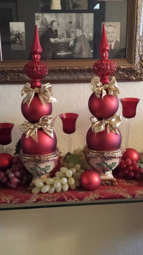 Ribbon Centerpieces Diy, Christmas Topiary, Affordable Christmas Decorations, Diy Christmas Village, Christmas Centerpieces Diy, Christmas Mantel Decorations, Easy Christmas Decorations, Christmas Themes Decorations, Christmas Decorations Diy Outdoor