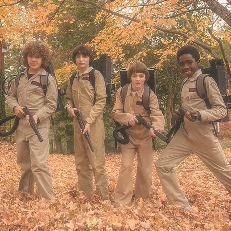 Stranger Things 2017, Stranger Things Show, Lucas Stranger Things, Starnger Things, Stranger Things Halloween, Top Tv Shows, Stranger Things Mike, Finn Stranger Things, 80s Vibes