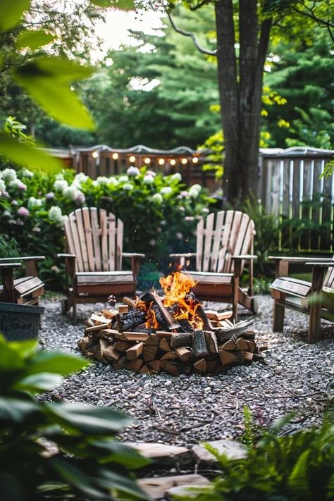 Rustic Fire Pit Ideas for Your Country Backyard Rustic Fire Pit Ideas, Rustic Fire Pit, Country Backyard, Country Backyards, Small Fire Pit, Fire Pit Ideas, Rustic Fire Pits, Eco Friendly Diy, Rustic Backyard