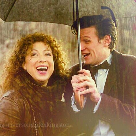 "Run. River run!" . #riversong #thedoctor #Yowzah #yowzahisperf #yowzahistheonlycanonship #thedoctorswife Doctor And River Song, Doctor And River, Alex Kingston, Jodie Whittaker, Tv Doctors, 11th Doctor, Eleventh Doctor, River Song, Torchwood