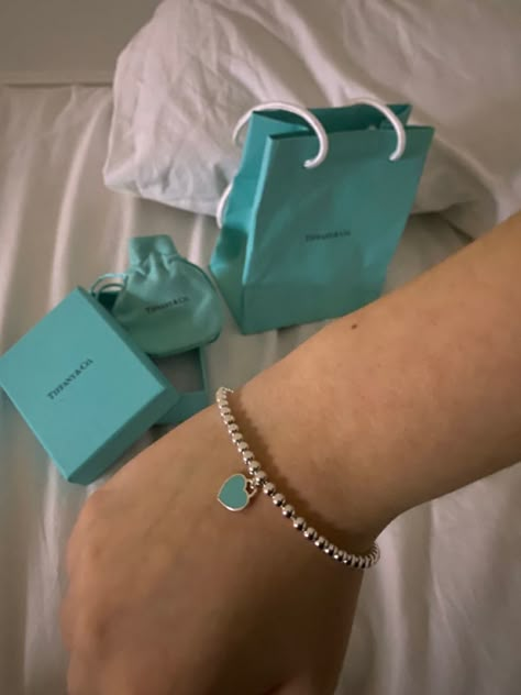 Tiffany Return To Tiffany Bracelet, Tifanny And Co Jewelry, Tifanny Bracelets, Tiffany & Co Bracelet, Tiffany Bracelet Aesthetic, Tiffany & Co, Tiffany And Co Aesthetic, Tiffany Aesthetic, Tiffany Co Bracelets