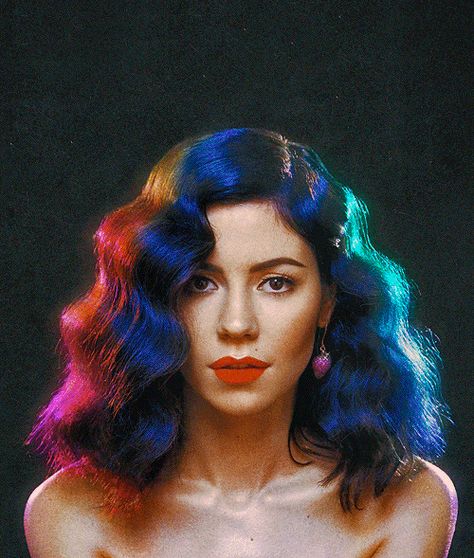 Marina and the Diamonds (this gif is too cool) Colourful Hair, George Strait, Stile Kendall Jenner, Loretta Lynn, Alan Jackson, Marina And The Diamonds, Shania Twain, Cyndi Lauper, Colorful Hair