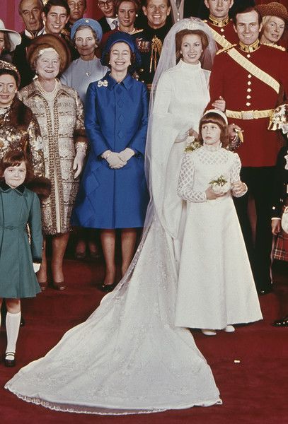 Princess Anne Wedding Dress, Princess Anne Wedding, Sarah Chatto, Lady Sarah Chatto, Royal Wedding Gowns, Real Life Princesses, Prins William, Princesa Real, English Royal Family