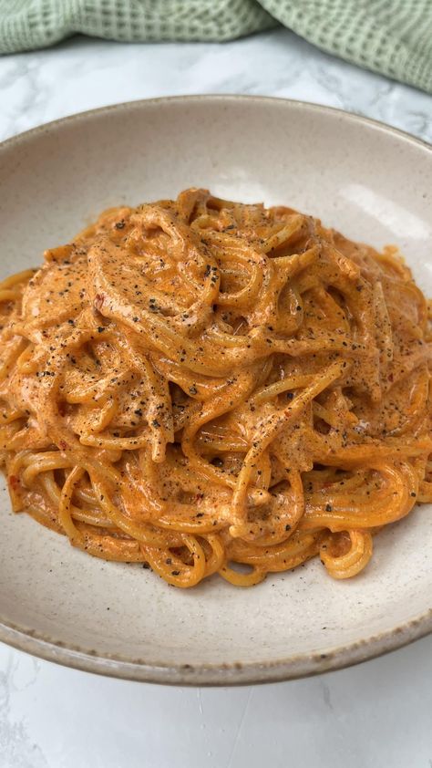 Spicy Nduja Pasta Nduja Recipe, Easy Suppers, Vodka Pasta, Pasta Italiana, Butter Pasta, Meatless Main Dishes, Desert Island, Pasta Dish, The Sauce