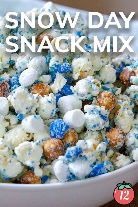 Snow Day Snack Mix | 12 Tomatoes Snowman Mix Snack, Snowball Food Ideas, Winter Trail Mix For Kids, Snowman Snack Mix For Kids, Snow Day Snacks Food Ideas, Winter Snacks For Preschool, Snowflake Party Food Ideas, January Snacks For Kids, Winter Snack Ideas For Kids