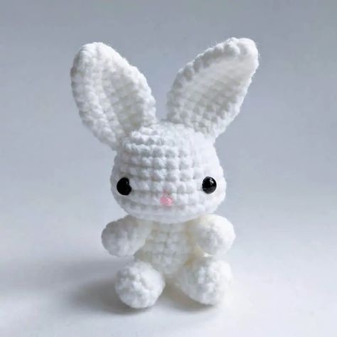 Crochet Bunny Stuffed Animal, Crochet Ideas With White Yarn, Crochet A Bunny, Crochet Rabbit Free Pattern, Easter Crochet Patterns Free, Crocheted Bunny, Crochet Toys Free, Easy Crochet Animals, Crochet Bunny Pattern