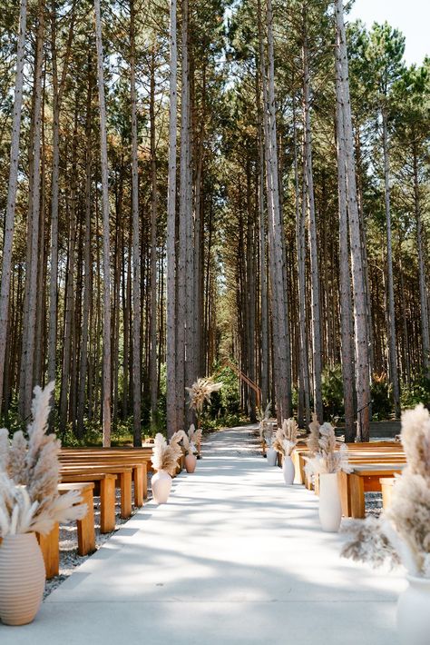 Wood Wedding Venues, Minnesota Outdoor Wedding Venues, Wedding Venues Woods, South Dakota Wedding Venues, Wedding Venue Minnesota, Wedding Venues In Montana, Coolest Wedding Venues, Rustic Wedding Venues Outdoor, Minnesota Fall Wedding