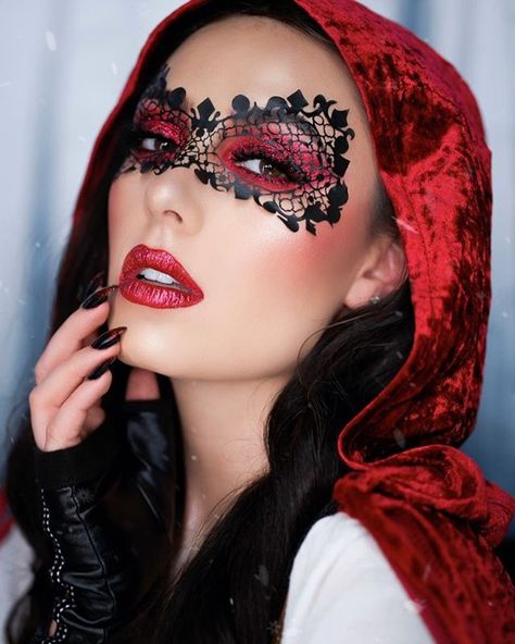 Red Riding Hood Masquerade, Dark Red Riding Hood Costume, Riding Hood Makeup, Red Riding Hood Makeup, Bad Gal Bang Mascara, Bang Mascara, Little Red Riding Hood Costume, Light Contour, Halloweenský Makeup