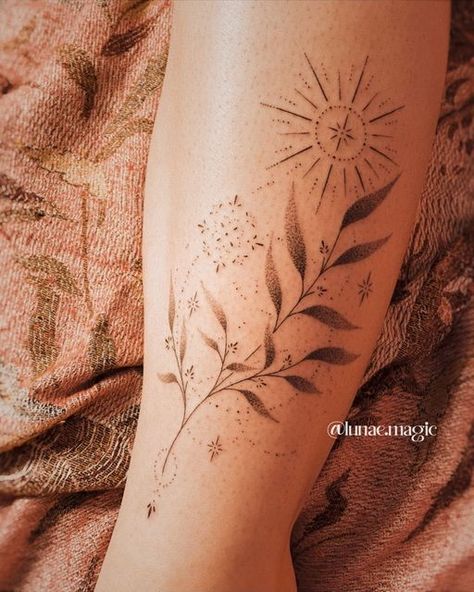 Sun Moon Floral Tattoo, Sun Lotus Tattoo, Ornamental Leaf Tattoo, Ornamental Moon Tattoo, Fineline Sun Tattoo, Awakening Tattoo, Rome Tattoo, Phase Tattoo, Cosmic Tattoo