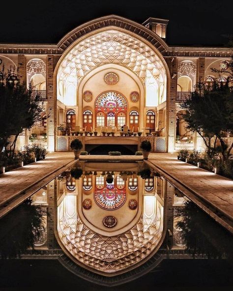 Arabian Palace, Ancient Indian Art, Iranian Architecture, Persian Architecture, Iran Travel, Facade Architecture Design, Parametric Architecture, Architectural Floor Plans, Historic House