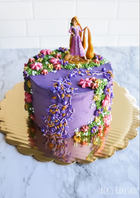 Rapunzel 18th Birthday Cake, Repunzal Birthday Cake Ideas, Tangled Cake Ideas, Tangled Cake Rapunzel, Rapunzel Birthday Party Cake, Rapunzel Cake Ideas Simple, Rapunzel Cake Ideas, Birthday Cake Floral, Tangled Birthday Cake