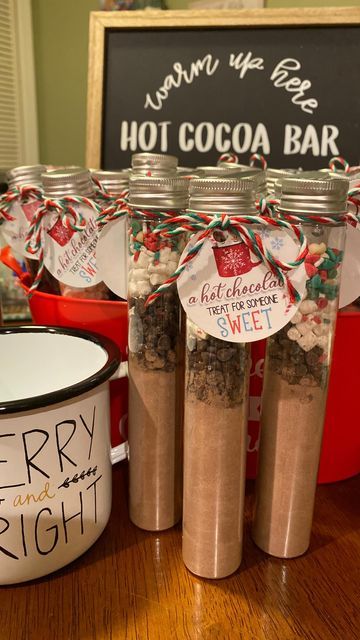 Christmas Cookie Pop Up Shop, Hot Chocolate Test Tubes Diy, Hot Cocoa Test Tube, Hot Chocolate Tubes Gift Ideas, Test Tube Christmas Gifts, Hot Cocoa Thank You Gift, Individual Hot Cocoa Gifts, Hot Cocoa Packaging Ideas, Hot Cocoa Tubes