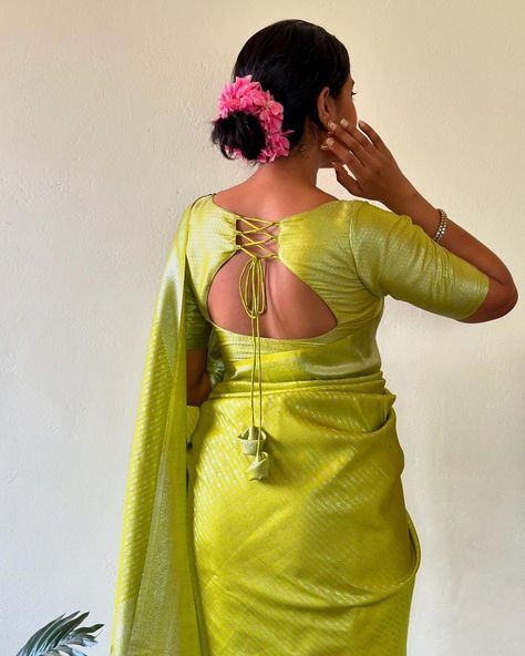 Trendy Blouse Patterns For Silk Sarees, Plain Saree Blouse Designs, Plain Blouse Designs Latest Silk, Plain Saree Blouse, Green Sarees, Plain Blouse Designs, Latest Blouse Neck Designs, Cutwork Blouse, Kurti Style