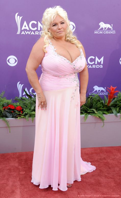 Beth Chapman - Dog the Bounty Hunter DENIELLE LYNN TWISS DOG THE BOUNTY HUNTER Beth The Bounty Hunter, Hunters Wife, Beth Chapman, Dog The Bounty Hunter, Bounty Hunter, Reality Tv, Plus Size Fashion, Sleeveless Formal Dress, One Shoulder Formal Dress