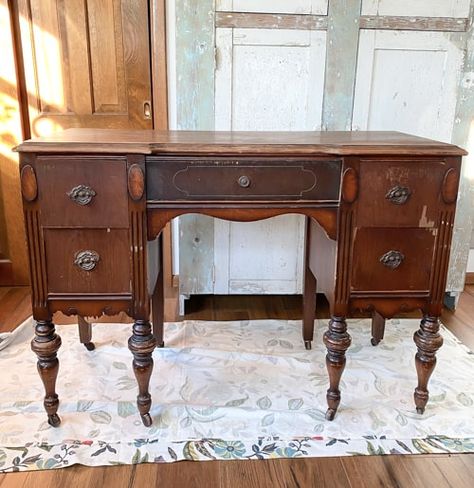 before vanity Upcycle Vanity Table, Redo Vanity Makeup, Antique Dressing Table Makeover, Vintage Desk Vanity, Antique Makeup Vanity Makeover, Refinished Vintage Vanity, Vintage Makeup Vanity Makeover, Refinished Vanity Antique, Antique Vanity Makeover Diy