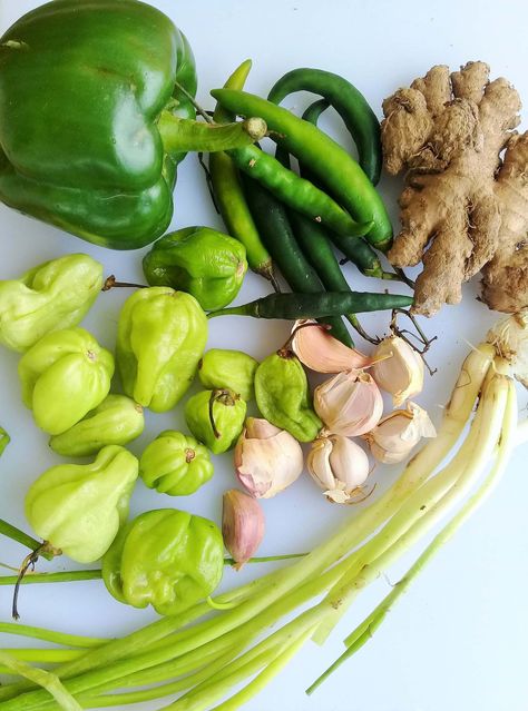 Freezing Green Peppers, Green Pepper Steak, Green Pepper Casserole, Green Pepper Sauce, Green Pepper Recipes, Pepper Sauce Recipe, Adobo Seasoning, African Cooking, Scotch Bonnet Pepper