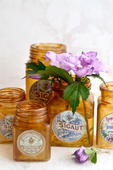 Make some DIY Amber Glass jars with this fun and easy tinted glass painting technique! Free Vintage Labels, Tinted Glass Jars, Happy Valentines Day Images, French Ephemera, Amber Glass Jars, Graphics Fairy, Vintage Jars, Tinted Glass, Happy Travels