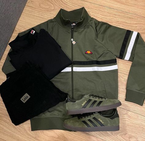 Track Top Outfits, Fila Outfit Men, Adidas Casual Football, Ellesse Outfit, Casuals Football Style, Ultra Outfits, Football Casual Clothing, Fila Outfit, Casual Football