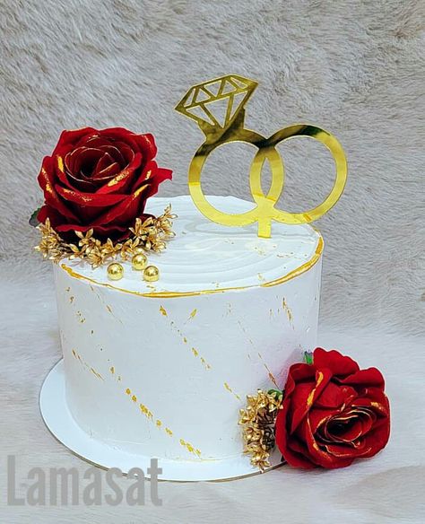 Roka Cake Designs, Engagement Theme Cake, Simple Bridal Shower Decorations, Birthday Cake Roses, Bride Cake Topper, Anniversary Cake Designs, Engagement Themes, Silver Wedding Cake, Chocolate Cake Designs