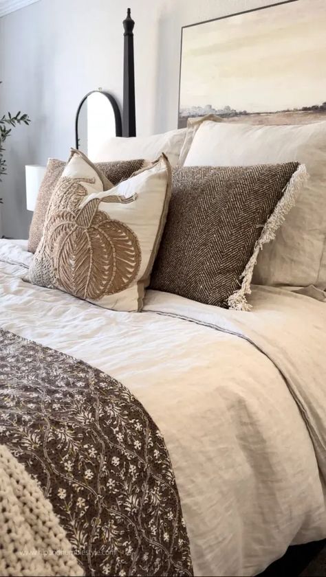 Seasonal Bedding Ideas, Cozy Fall Bedding, Fall Farmhouse Bedroom, Fall Bedroom Decor Aesthetic, Bedding Ideas Cozy, Cozy Bedding Ideas, Fall/winter Bedding, Winter Bedding Cozy Plaid, Rust Bedding Decor Bedding & Blankets