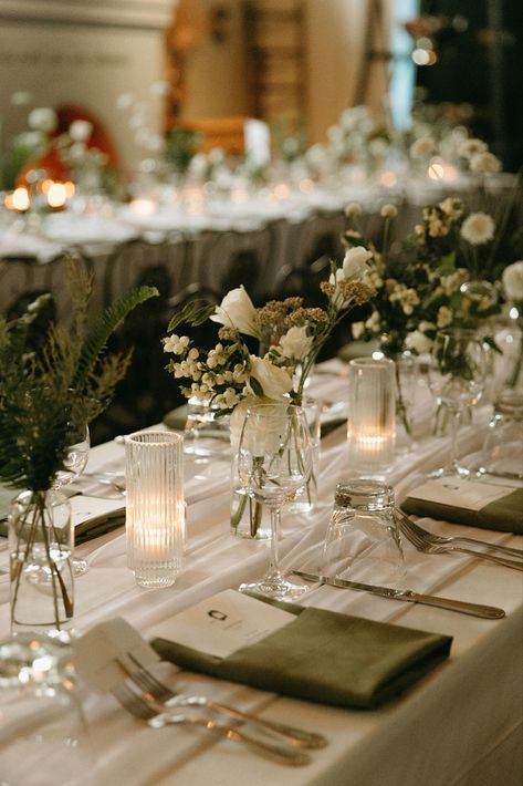 White and green textural and modern bud vase centerpieces. Organic and garden inspired design. Photo by Cambria Shelley. Green And White Wedding Flowers, Bud Vases Wedding, Healdsburg Wedding, Bud Vase Centerpiece, Pop Culture Icons, Green Wedding Flowers, Green Centerpieces, Green Themed Wedding, Floral Design Studio