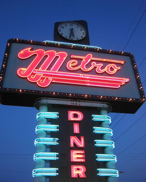 Metro Diner Neon Sign Closeup, via Flickr. Old Diner Signs, Diner Signage, American Motel, Classic American Diner, Retro Americana, Branding Guide, Vintage Signage, Retro Signs, Vintage Diner