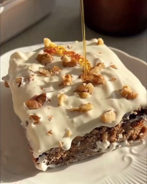 Carrot Cake Baked Oats, Oat Cakes, Baked Oats, Healthy Cake, Healthy Sweets Recipes, Oats Recipes, Healthy Sweets, Healthy Dessert Recipes, Sweets Recipes