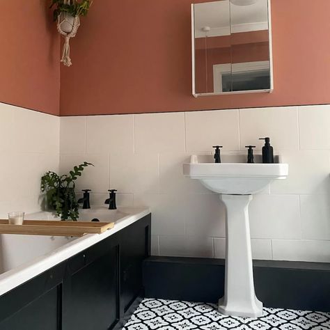 This dull magnolia bathroom was given a bold terracotta makeover | Ideal Home Magnolia Bathroom, Terracotta Bathroom, Painting Bathroom Tiles, Painted Bathroom, Orange Bathrooms, Bathroom Color, Downstairs Bathroom, Bathroom Inspiration Decor, Budget Bathroom