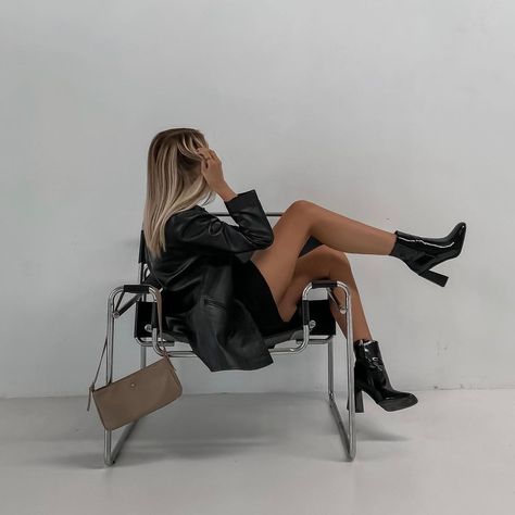 N A T A S H A G A R D N E R’s Instagram profile post: “Just obsessing over @billinishoes as usual 🤤🖤 #gifted” Black Block Heels Outfit, Ankle Heels Outfit, Patent Boots Outfit, Heeled Ankle Boots Outfit, Black Heel Boots Outfit, Block Heels Outfit, Scorpio Black, Heels Boots Outfit, High Heel Boots Outfit