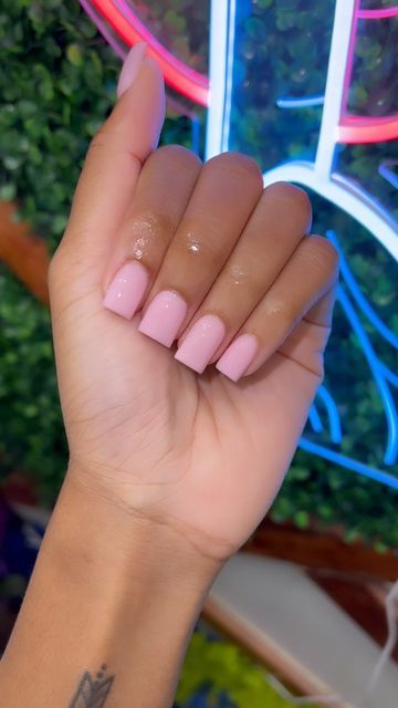 Pink Powder Nails, Licensed Cosmetologist, Cute Nail Colors, Super Cute Nails, Work Nails, Short Acrylic Nails Designs, Pink Acrylics, Pink Acrylic Nails, Dip Powder Nails