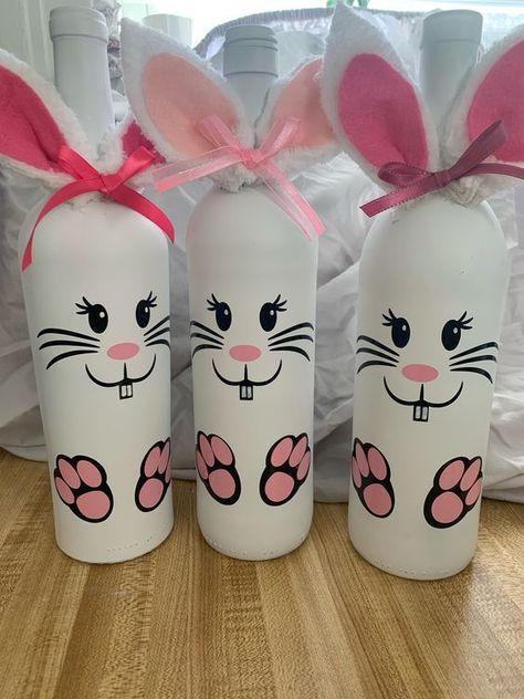 DIY Easter Crafts Diy Easter Crafts For Kids, Easter Wine Bottles, Easter Crafts Diy Kids, Diy Easter Crafts, Easter Bunny Treats, Decoration Vitrine, Bottle Ideas, Easter Printables Free, Easter Bunny Crafts