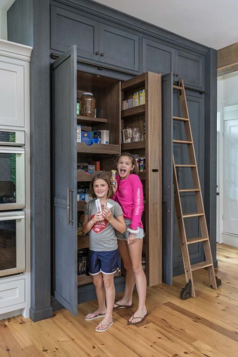 Functional Pantry, Countertop Choices, Classic Cabinets, Corner Kitchen, Corner Pantry, Pantry Shelving, Kitchen Pantry Storage, Pantry Ideas, Kitchen Pantry Design