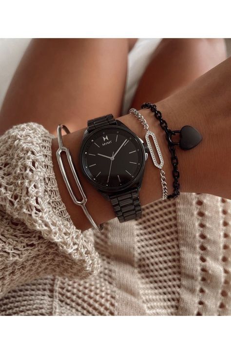 Watches Women Black, Classic Jewelry Pieces, Wrist Accessories, Halloween Tattoo, Womens Watches Luxury, Jewelry Essentials, Black Bracelets, Black Chain, Classic Jewelry