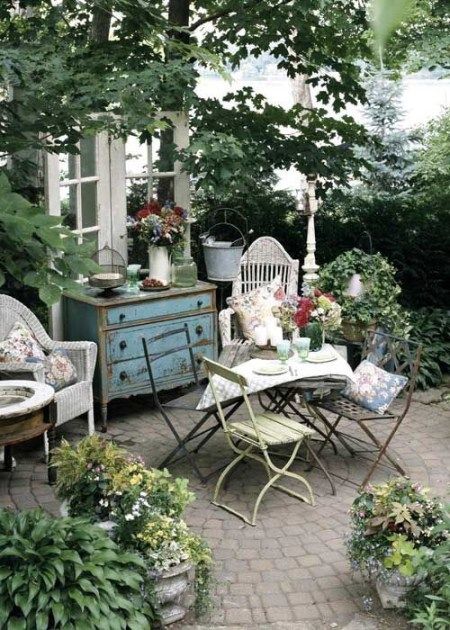 Jardin Style Shabby Chic, Cottage Backyard, Shade Ideas, Bohemian Garden, Shabby Chic Garden, Small Patio Garden, Patio Shade, Apartment Patio, Backyard Retreat