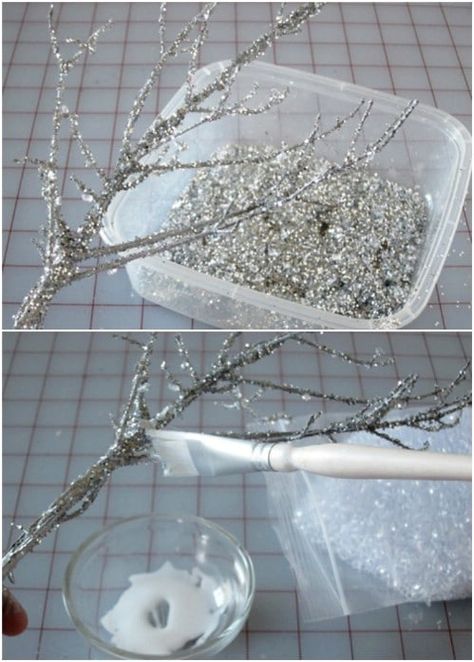 Do It Yourself Decoration, Room Door Decorations, Tree Branch Decor, Diy Tumblr, Winter Decorations Diy, Christmas Tree Branches, Decorating Videos, Health Talk, Branch Decor